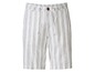 Weiße Leinen Shorts mit grauen Streifen.
