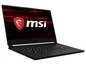 Ein schwarzer MSI Laptop mit orangefarbenem Akzent.