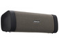 Ein schwarzer tragbarer Bluetooth-Lautsprecher von Denon.