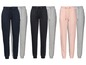 Drei Paar Jogginghosen in Dunkelblau, Grau und Rosa.