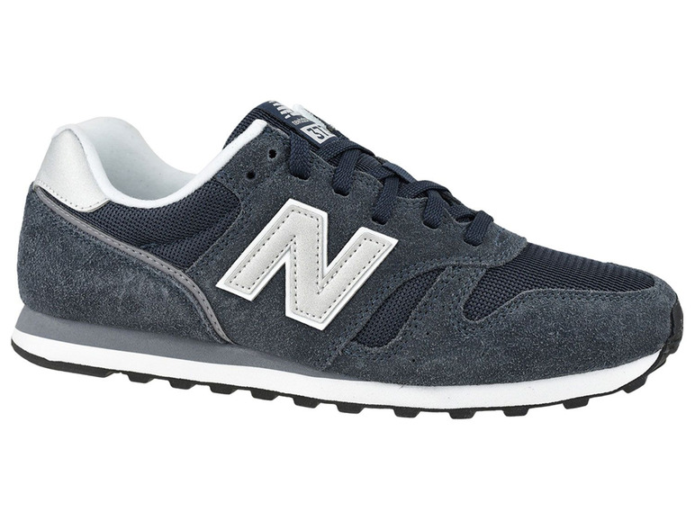 Blaue New Balance Sneaker mit weißem Logo.