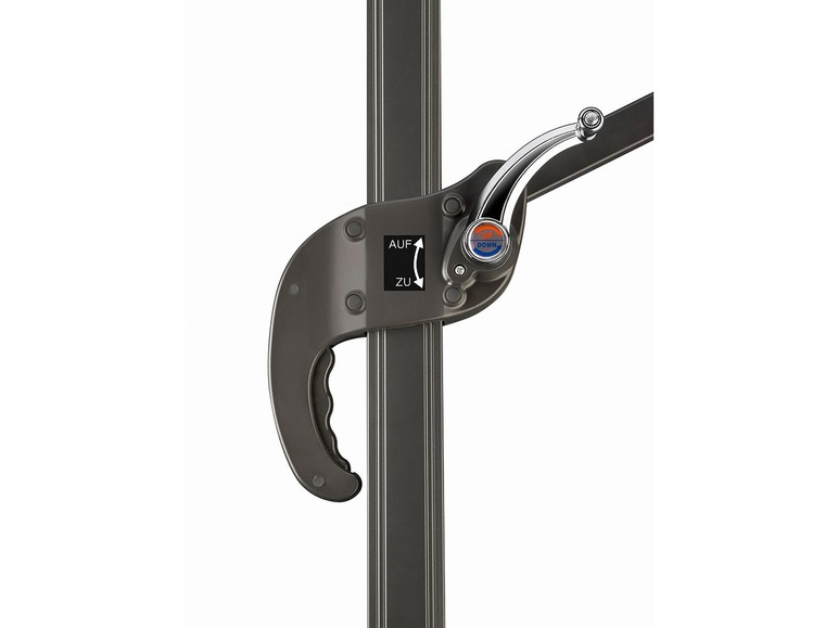 Ein Handgriff mit Hebel zur Bedienung eines Sonnenschutzes.