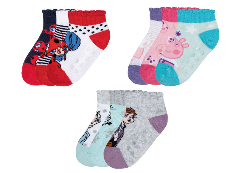 Socken mit Motiven von Miraculous, Peppa Pig und Frozen.