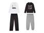Zwei Sets Kinderkleidung mit T-Shirt und Jogginghose.