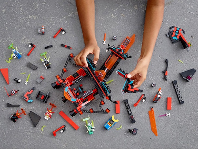 Gehe zu Vollbildansicht: LEGO® NINJAGO 71712 »Tempel des Unsinns« - Bild 8