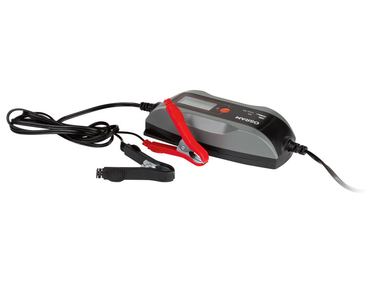 Ein OSRAM Batterieladegerät mit digitalem Display und Klemmen.