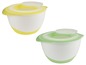 Zwei weiße Rührschüsseln mit gelben und grünen Akzenten und Deckeln.