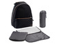 Ein schwarzer Beaba Rucksack mit Wickelunterlage und Flaschentasche.