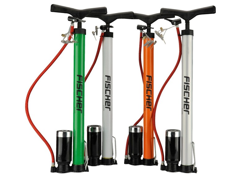 Vier Fischer Handpumpen in grün, weiß, orange und grau.