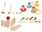 Ein Set Holzspielzeug mit Ringwerfen, Bausteinen und Golf.