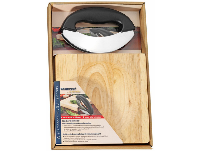 Ein Esmeyer Wiegemesser-Set mit einem Holz-Schneidebrett.