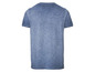 Ein blaues T-Shirt mit kurzen Ärmeln und Wasch-Effekt.