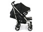 Ein schwarzer Chicco Baby Kinderwagen mit Sonnenschirm.