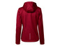 Eine rote Softshelljacke mit Kapuze.
