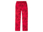 Rote Hose mit Blumenmuster.