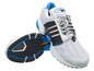 Weiße Adidas Climacool Laufschuhe mit blauen Akzenten.