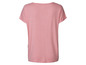 Ein rosafarbenes T-Shirt mit kurzen Ärmeln.