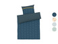 Ein dunkelblauer Bettbezug mit geometrischem Muster.