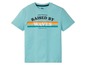 Ein hellblaues T-Shirt mit dem Aufdruck 'Raised by Waves'