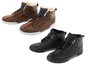 Zwei Paar hohe Sneaker in Braun und Schwarz mit Fellfutter.