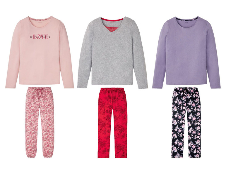Drei Pyjama-Sets mit langen Ärmeln, rosa mit 'Love'-Aufdruck, grau und lila.