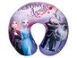 Ein Frozen Nackenkissen mit Elsa, Anna und Sven.