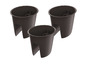 Drei braune Kunststoff-Blumentöpfe mit geflochtenem Muster.