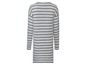 Ein gestreiftes Langarmkleid.