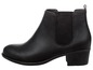 Schwarze Chelsea Boots mit niedrigem Absatz.