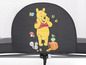 Winnie Puuh Laufgitter mit schwarzem Gestell und Winnie Puuh Motiv.