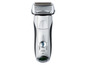 Ein silberner Braun Series 7 Rasierer.