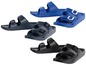 Drei Paar blaue und schwarze Sandalen mit Schnallen.