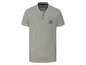 Ein graues Poloshirt mit schwarzem Live-Dry-Druck und einem Logo auf der Brust.