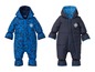 Zwei blaue Baby-Overalls mit Sternenmuster und ein dunkelblauer ohne Muster.