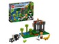 Lego Minecraft Set mit Pandas, einem Turm und einer Figur.