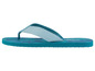 Blaue Flip-Flops mit Palmenblatt-Muster von Livergy.