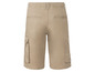 Beige Cargo-Shorts.