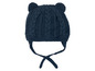 Eine dunkelblaue Strickmütze mit Ohren für Babys.