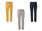 Drei verschiedene Chinos: dunkelblau, grau und gelb.