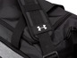 Eine schwarze Under Armour Sporttasche mit Schultergurt