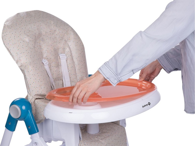 Ein rosa Hochstuhl von Safety 1st mit abnehmbarem Tablett.