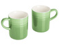 Zwei grüne Le Creuset Tassen.