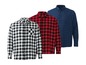 Drei langärmelige Flanellhemden mit Karomuster: Schwarz-weiß, Rot-schwarz und Blau-weiß.