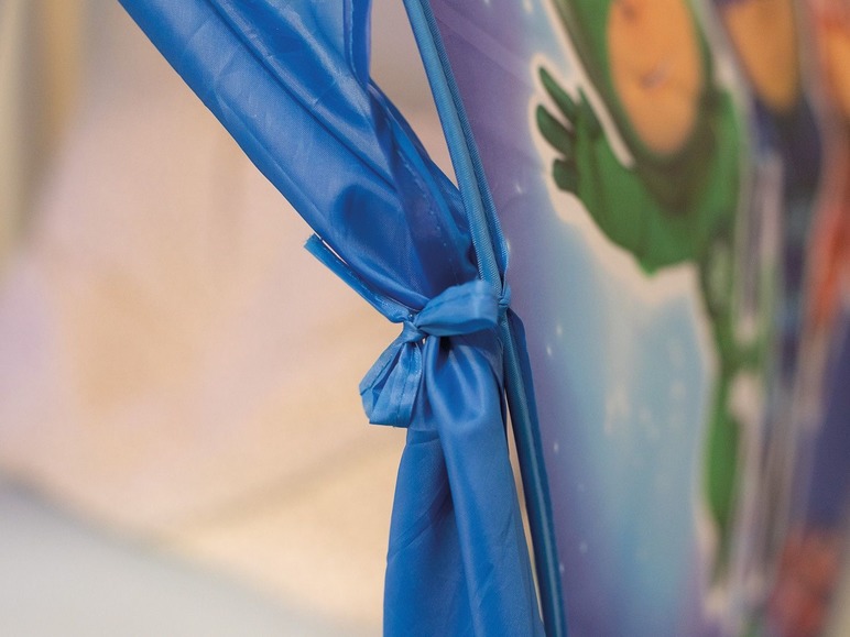 Blaues Zelt mit Paw Patrol-Motiv.