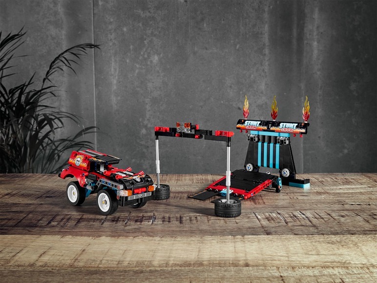 Gehe zu Vollbildansicht: LEGO® Technic 42106 »Stunt-Show mit Truck und Motorrad« - Bild 7