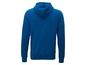 Ein blauer Kapuzenpullover.