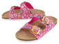 Zwei rosa Sandalen mit Blumenmuster.