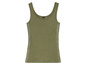 Grünes Tanktop mit Spitze an den Seiten.