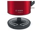 Ein roter Bosch DesignLine Wasserkocher mit drehbarem Sockel.