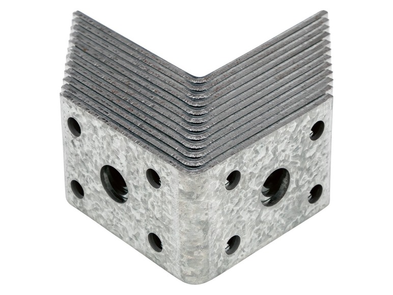 Ein Stapel verzinkter Winkel.